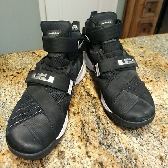 Rare Nike Lebron 2015 Soldier 9 Basketball Shoes Black & White Sz 16 813264-002 - Picture 2 of 12